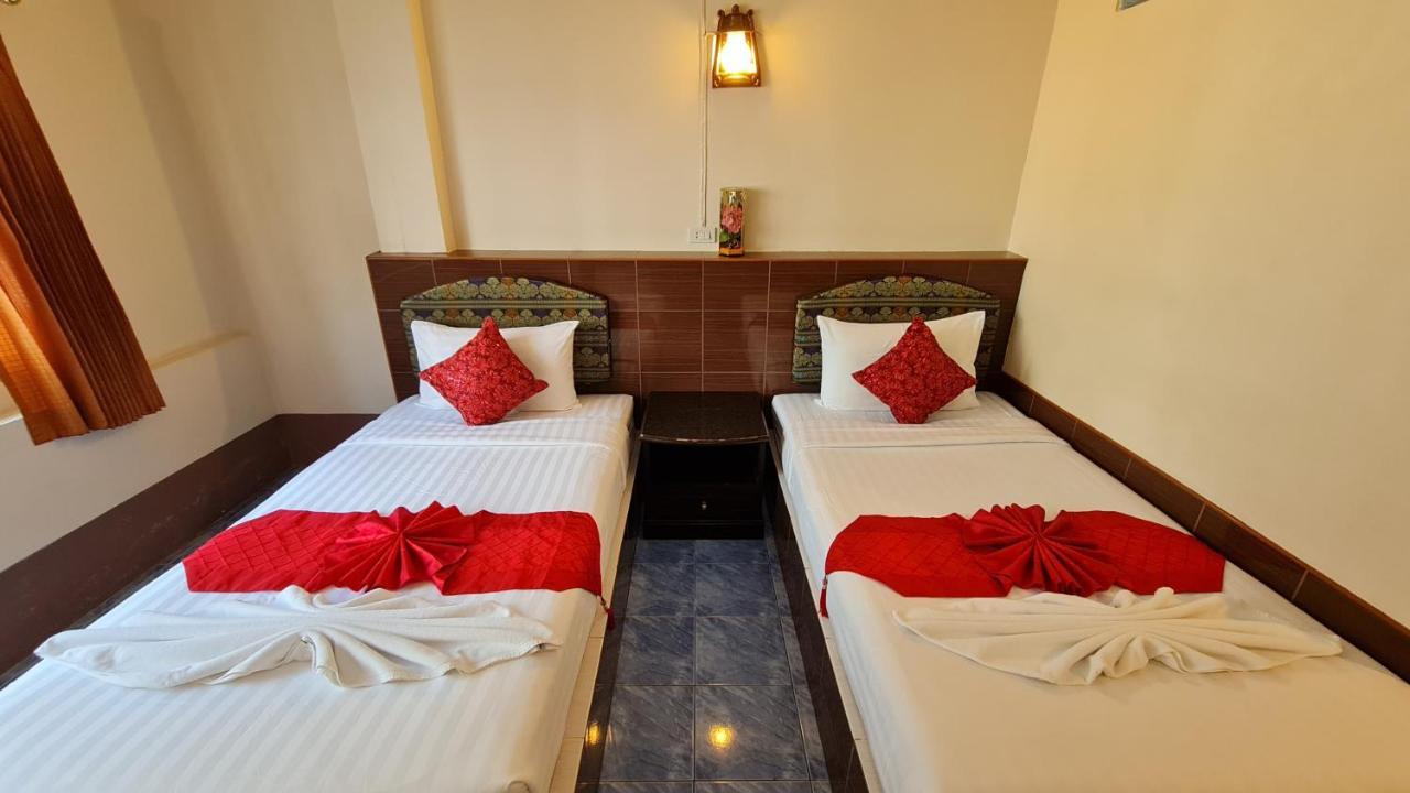 Vech Guesthouse Patong Dış mekan fotoğraf