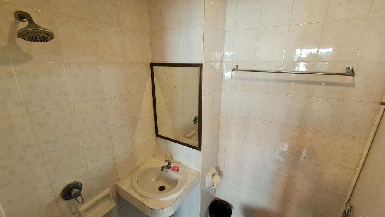 Vech Guesthouse Patong Dış mekan fotoğraf