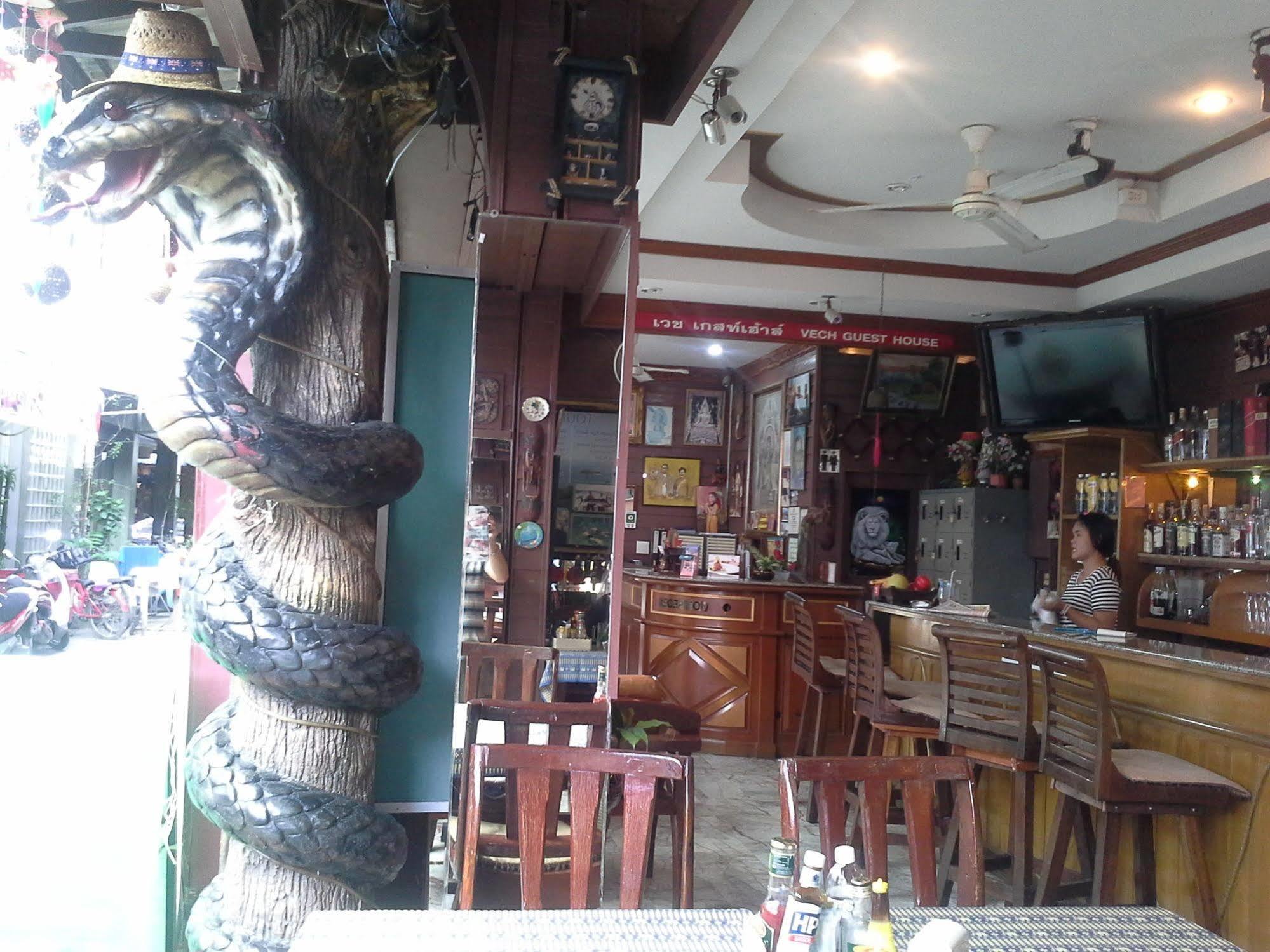 Vech Guesthouse Patong Dış mekan fotoğraf